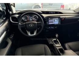TOYOTA - HILUX - 2021/2021 - Branca - R$ 209.900,00