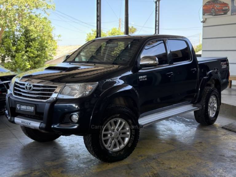 TOYOTA - HILUX - 2012/2012 - Preta - R$ 139.900,00
