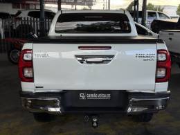 TOYOTA - HILUX - 2021/2021 - Branca - R$ 249.900,00