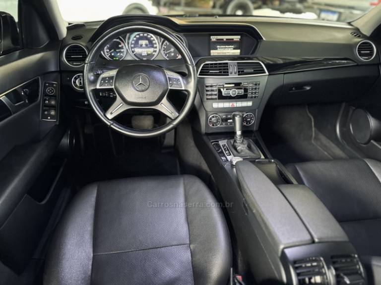 MERCEDES-BENZ - C 180 - 2014/2014 - Preta - R$ 84.900,00