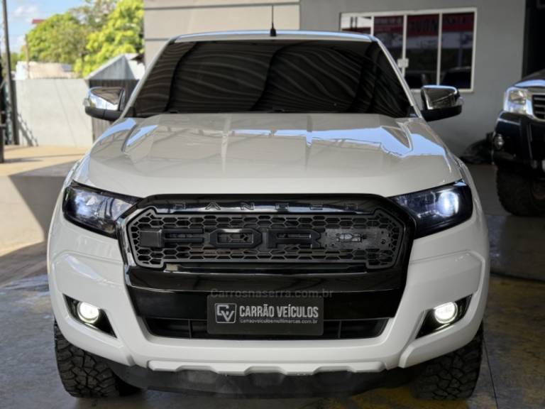 FORD - RANGER - 2017/2017 - Branca - R$ 154.900,00