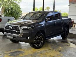 TOYOTA - HILUX - 2022/2023 - Cinza - R$ 279.900,00