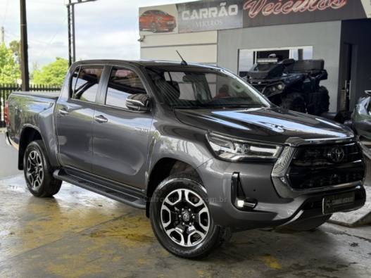 TOYOTA - HILUX - 2022/2023 - Cinza - R$ 279.900,00