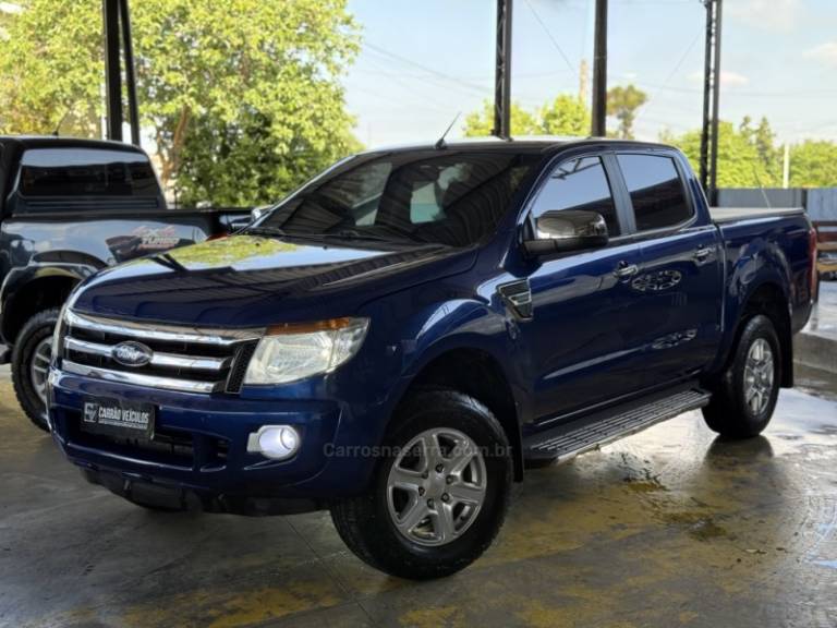 FORD - RANGER - 2014/2015 - Azul - R$ 99.900,00