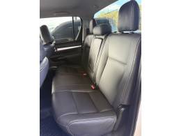TOYOTA - HILUX - 2021/2021 - Branca - R$ 209.900,00