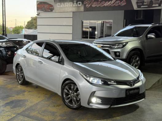 TOYOTA - COROLLA - 2018/2018 - Prata - R$ 111.900,00