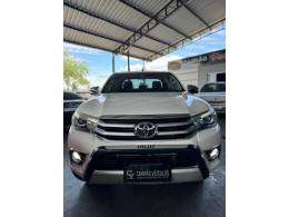 TOYOTA - HILUX - 2016/2016 - Branca - Sob Consulta