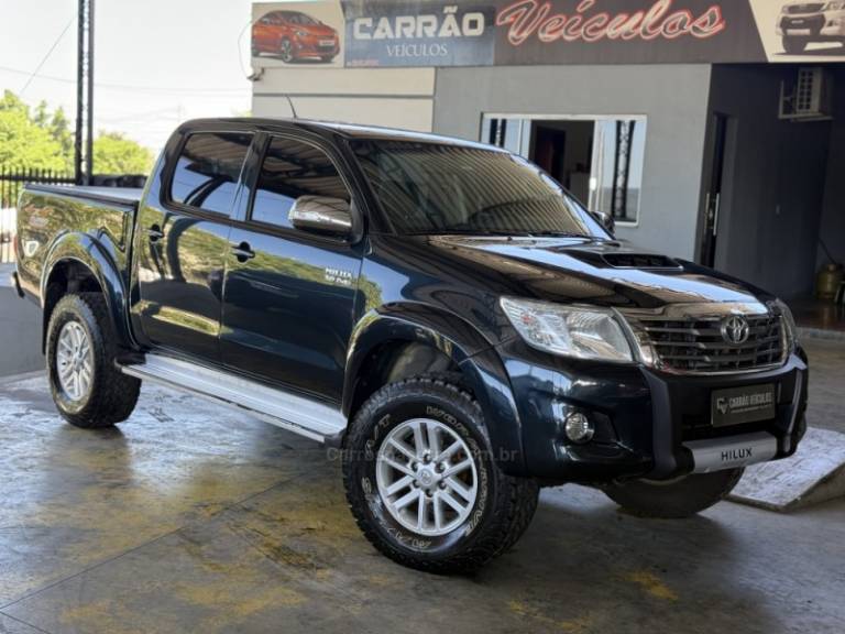 TOYOTA - HILUX - 2012/2012 - Preta - R$ 139.900,00