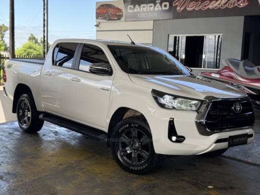 TOYOTA - HILUX - 2021/2021 - Branca - R$ 209.900,00