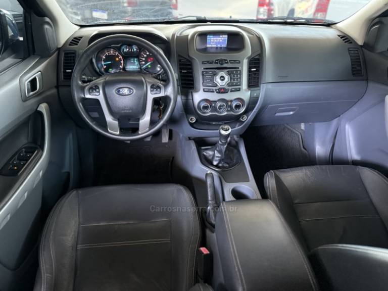 FORD - RANGER - 2014/2015 - Azul - R$ 99.900,00