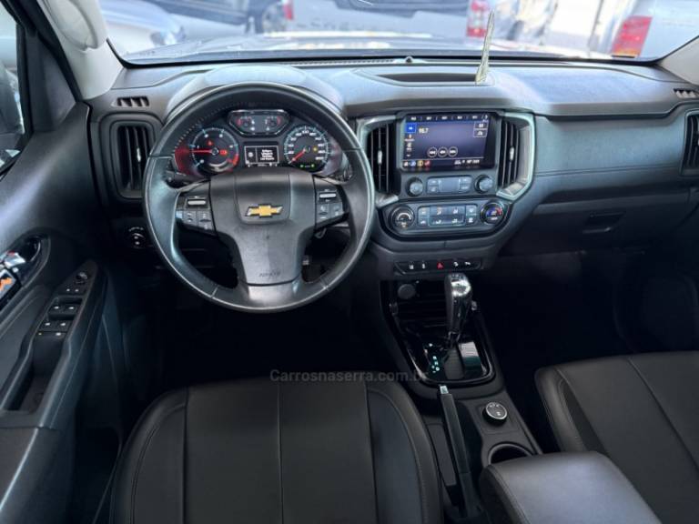 CHEVROLET - S10 - 2022/2022 - Branca - R$ 219.900,00
