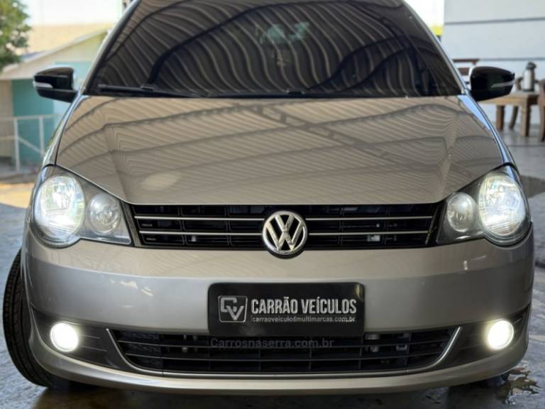 VOLKSWAGEN - POLO - 2014/2014 - Prata - R$ 53.900,00