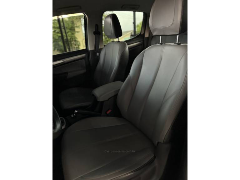 CHEVROLET - S10 - 2022/2022 - Prata - R$ 209.900,00